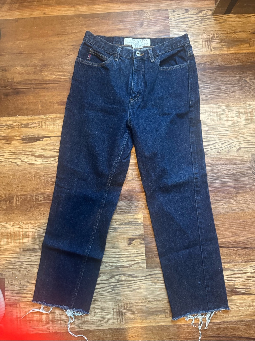 Women’s guess jeans size 31 classic fit narrow leg and raw hem vintage
